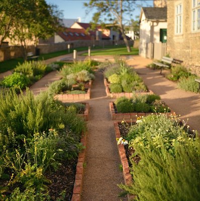 City Walls, Outer Bailey Gardens and Former Graveyard