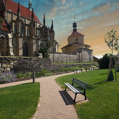 City Walls, Outer Bailey Gardens and Former Graveyard