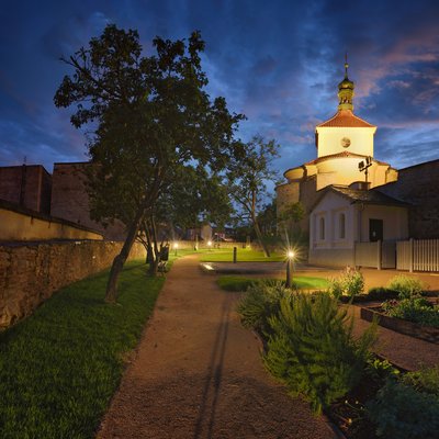 City Walls, Outer Bailey Gardens and Former Graveyard