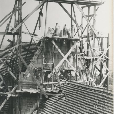 fotografie z rekonstrukce chrámu v roce 1905